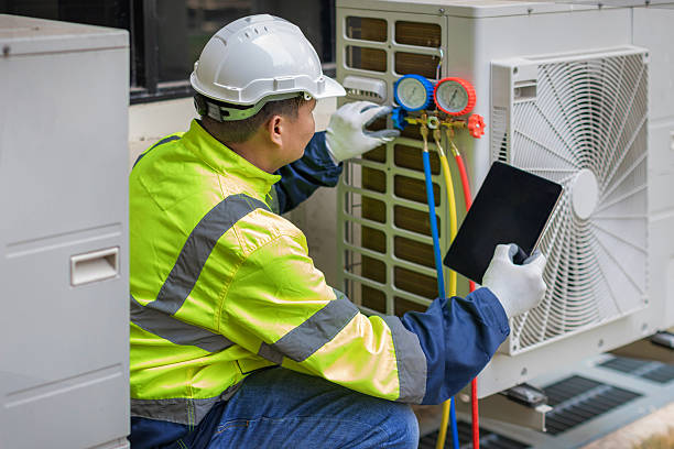 Professional Hvac technician working in Hildebran, NC